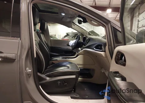 2022 Chrysler Pacifica Limited из США, поврежденный, VIN 2C4RC1GG5NR180760